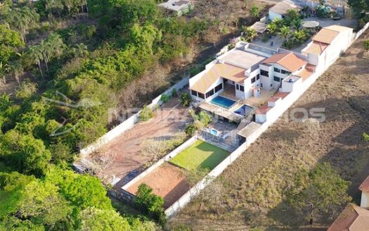 Chácara de Luxo à Venda em Aparecida de Goiânia | 4.200m² | Jardim Veneza | Alto Padrão com Córrego