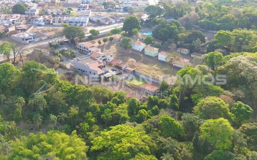 Chácara de Luxo à Venda em Aparecida de Goiânia | 4.200m² | Jardim Veneza | Alto Padrão com Córrego