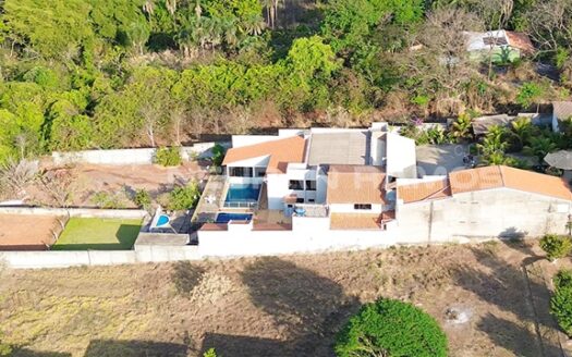 Chácara de Luxo à Venda em Aparecida de Goiânia | 4.200m² | Jardim Veneza | Alto Padrão com Córrego