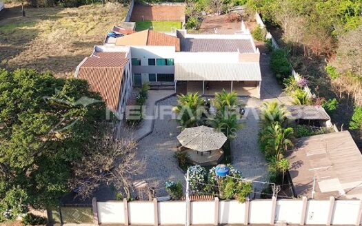 Chácara de Luxo à Venda em Aparecida de Goiânia | 4.200m² | Jardim Veneza | Alto Padrão com Córrego