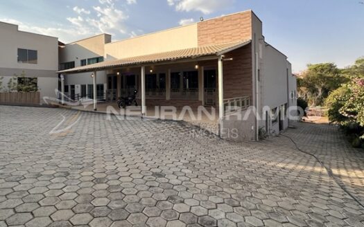 Chácara de Luxo à Venda em Aparecida de Goiânia | 4.200m² | Jardim Veneza | Alto Padrão com Córrego