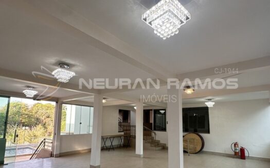 Chácara de Luxo à Venda em Aparecida de Goiânia | 4.200m² | Jardim Veneza | Alto Padrão com Córrego
