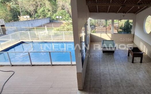 Chácara de Luxo à Venda em Aparecida de Goiânia | 4.200m² | Jardim Veneza | Alto Padrão com Córrego