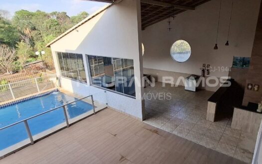 Chácara de Luxo à Venda em Aparecida de Goiânia | 4.200m² | Jardim Veneza | Alto Padrão com Córrego