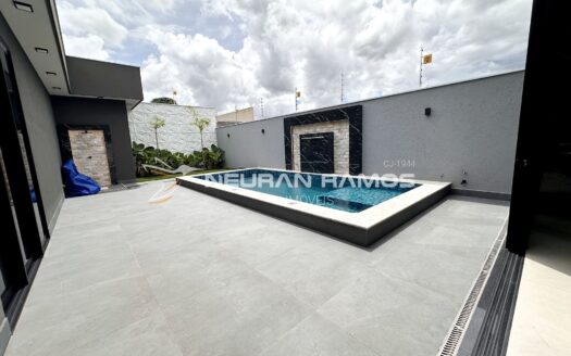 Casa Alto Padrão à Venda no Jardim Monte Serrat | 3 Suítes | Piscina Aquecida | Aparecida de Goiânia