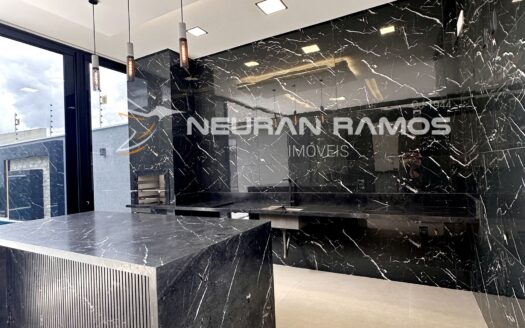 Casa Alto Padrão à Venda no Jardim Monte Serrat | 3 Suítes | Piscina Aquecida | Aparecida de Goiânia