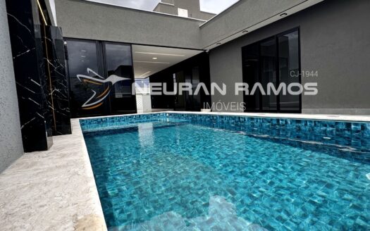 Casa Alto Padrão à Venda no Jardim Monte Serrat | 3 Suítes | Piscina Aquecida | Aparecida de Goiânia