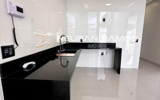 Casa Alto Padrão à Venda no Jardim Monte Serrat | 3 Suítes | Piscina Aquecida | Aparecida de Goiânia