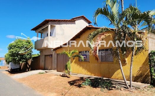 Casa à Venda em Correntina – BA | 3 Quartos (1 Suíte) | Financiável | Próxima a Prefeitura