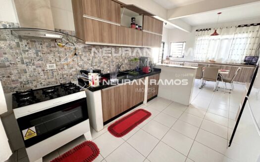 Casa à Venda em Correntina – BA | 4 Quartos | Piscina Aquecida | Energia Solar
