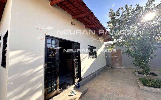 Casa à Venda em Correntina – BA | 4 Quartos | Piscina Aquecida | Energia Solar