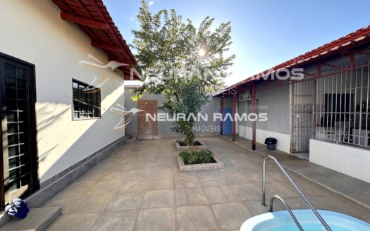 Casa à Venda em Correntina – BA | 4 Quartos | Piscina Aquecida | Energia Solar