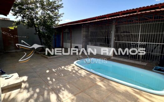 Casa à Venda em Correntina – BA | 4 Quartos | Piscina Aquecida | Energia Solar