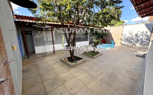 Casa à Venda em Correntina – BA | 4 Quartos | Piscina Aquecida | Energia Solar