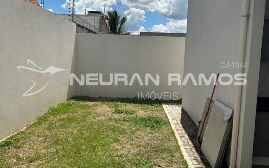 Casa à Venda na Cidade Universitária em Luís Eduardo Magalhães | 3 Quartos | Suíte com Closet | Churrasqueira