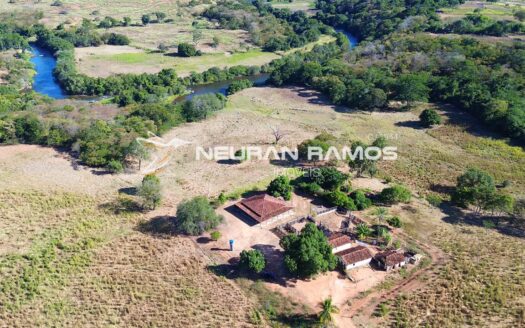 Fazenda à venda em Correntina BA | 106 hectares, toda com pastagem formada e beira de rio