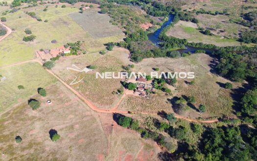 Fazenda à venda em Correntina BA | 106 hectares, toda com pastagem formada e beira de rio